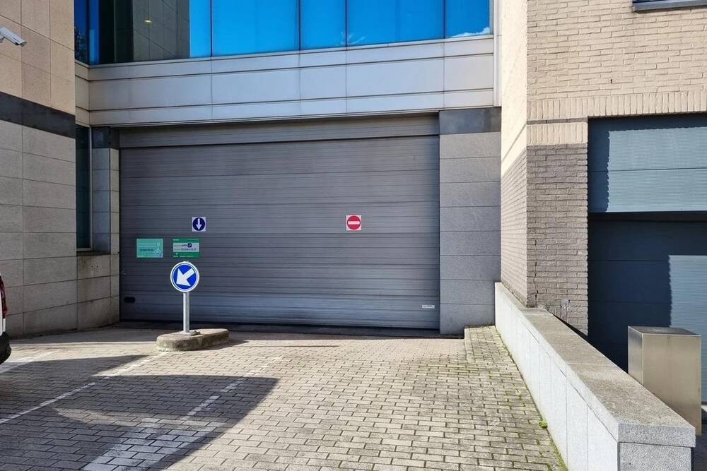 Parking & garage te  huur in Etterbeek 1040 99.00€ 0 slaapkamers m² - Zoekertje 2706
