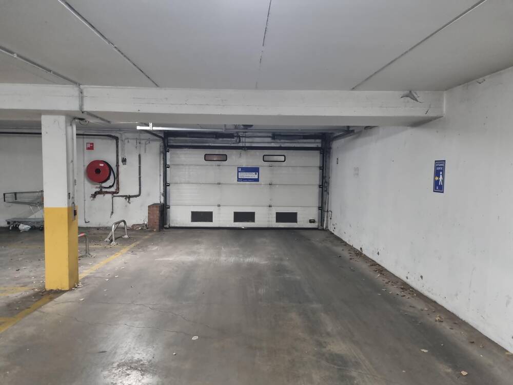 Parking & garage te  huur in Vorst 1190 60.00€ 0 slaapkamers m² - Zoekertje 8214