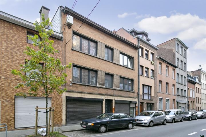 Immeuble mixte à vendre à Molenbeek-Saint-Jean 1080 700000.00€ 6 chambres m² - annonce 10395