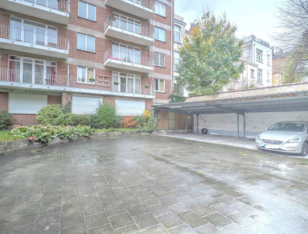 Parking te  huur in Elsene 1050 135.00€  slaapkamers m² - Zoekertje 23114
