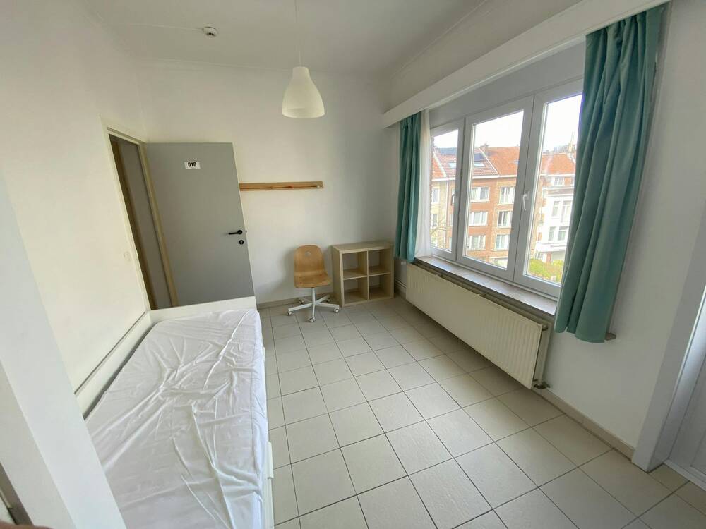 Appartement te  huur in Vorst 1190 585.00€ 1 slaapkamers m² - Zoekertje 87095