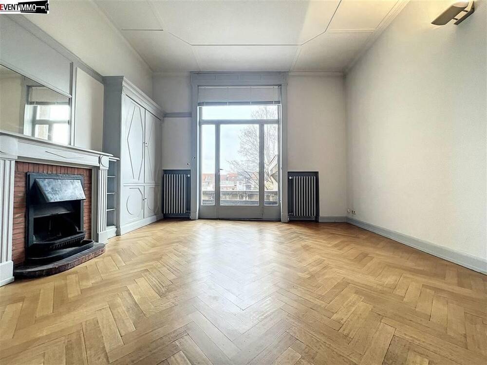 Handelszaak te  in Brussel 1000 750.00€  slaapkamers 29.00m² - Zoekertje 30043