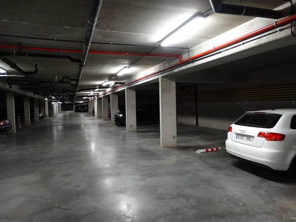 Parking / garage à louer à Ixelles 1050 125.00€  chambres m² - annonce 37516