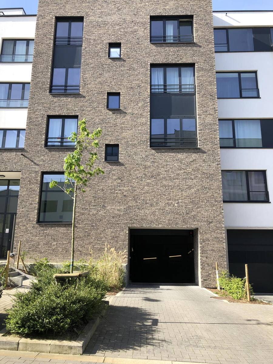 Parking & garage te  koop in Ukkel 1180 26500.00€  slaapkamers m² - Zoekertje 68618