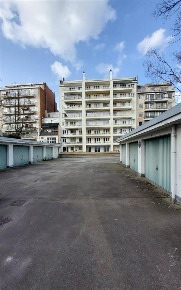 Parking & garage te  koop in Ukkel 1180 50000.00€  slaapkamers m² - Zoekertje 69526