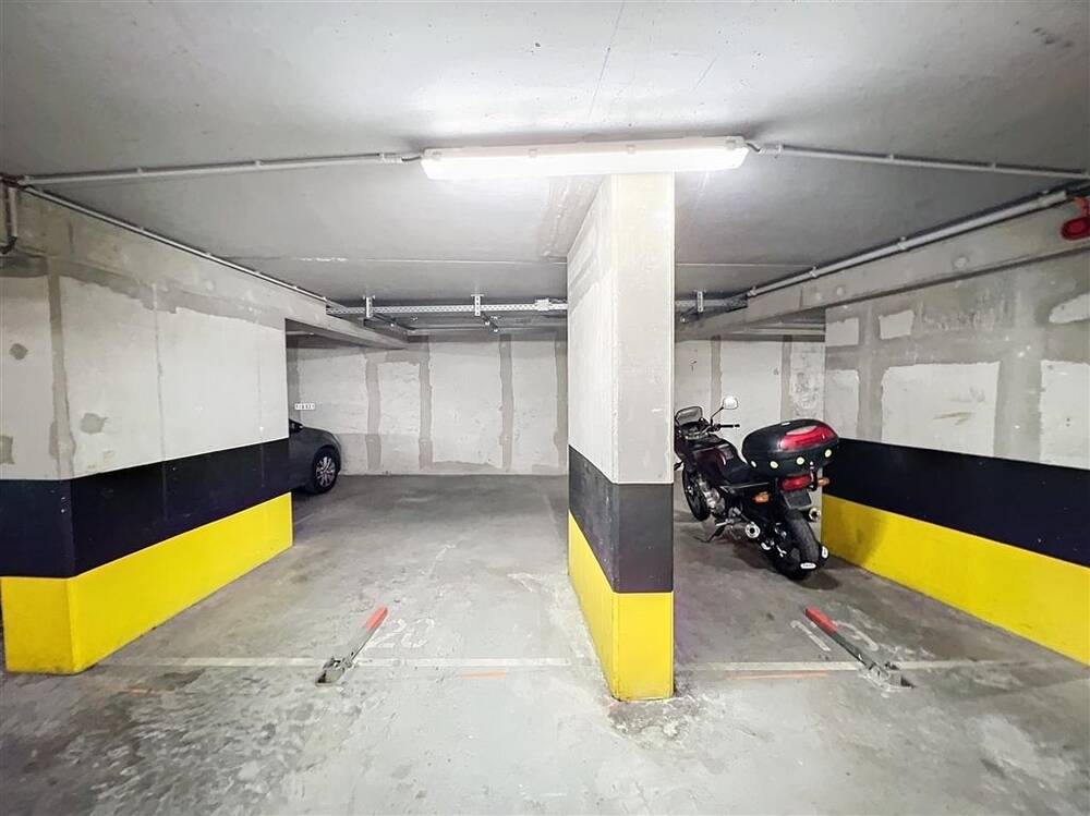 Parking / garage à louer à Woluwe-Saint-Lambert 1200 120.00€  chambres m² - annonce 95202