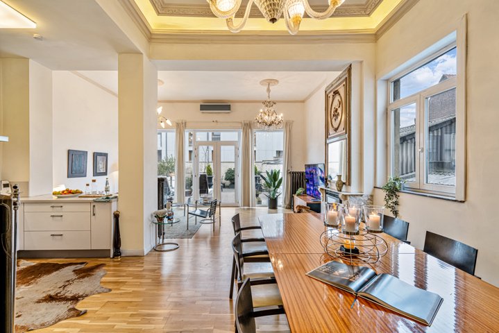 Appartementsgebouw te  koop in Brussel 1000 1300000.00€ 6 slaapkamers 365.00m² - Zoekertje 109490
