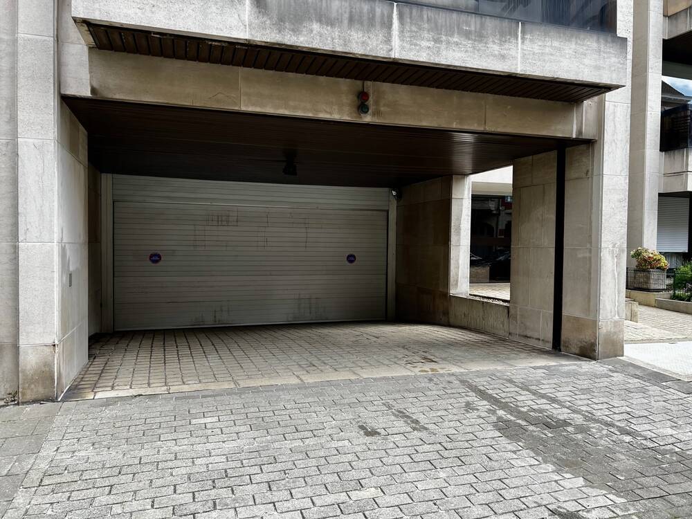 Parking & garage te  koop in Ukkel 1180 72000.00€  slaapkamers m² - Zoekertje 120826