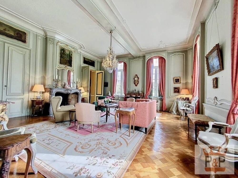 Château à vendre à Gand 9000 0.00€  chambres 2800.00m² - annonce 111565