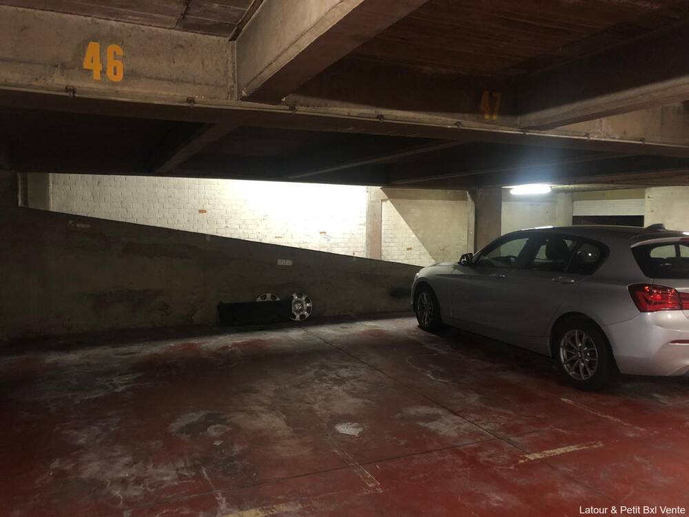 Parking / garage à vendre à Bruxelles 1000 17500.00€  chambres 12.00m² - annonce 113046
