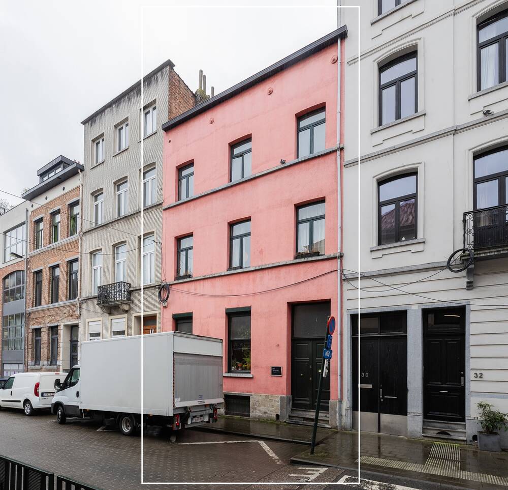 Mixgebouw te  koop in Brussel 1000 849000.00€ 8 slaapkamers 340.00m² - Zoekertje 119246