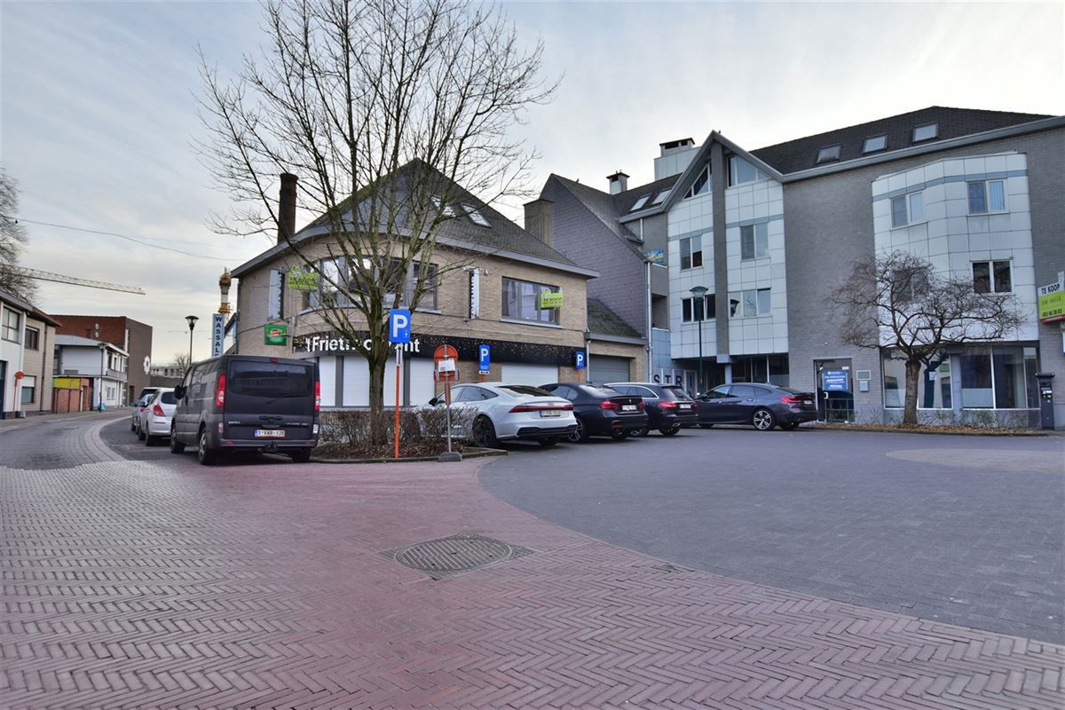 Commerciële ruimte te  koop in Hamme 9220 499000.00€ 3 slaapkamers 224.00m² - Zoekertje 281942