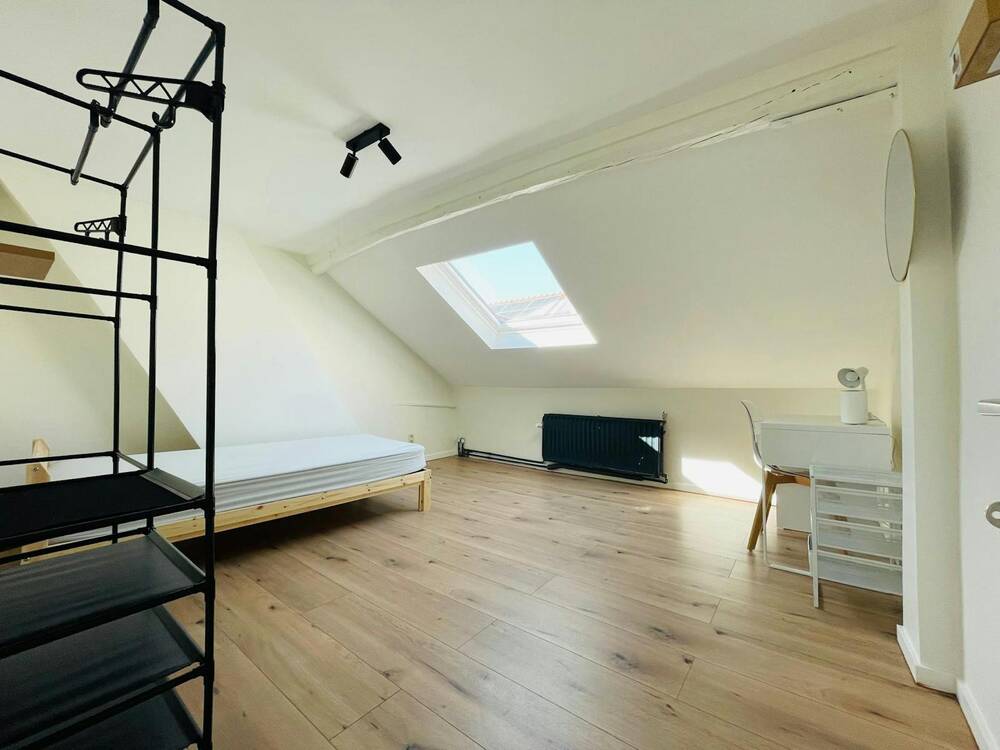 Appartement te  huur in Sint-Joost-ten-Node 1210 635.00€ 1 slaapkamers 200.00m² - Zoekertje 134172