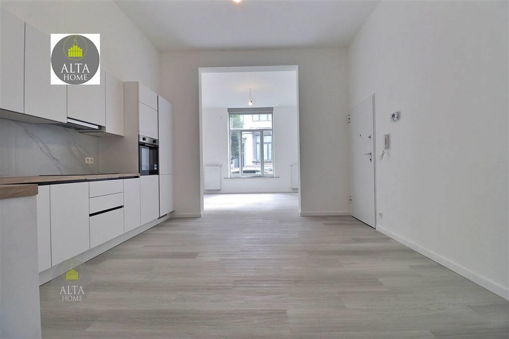 Appartement à  à Bruxelles 1000 2100.00€ 3 chambres 140.00m² - annonce 139688