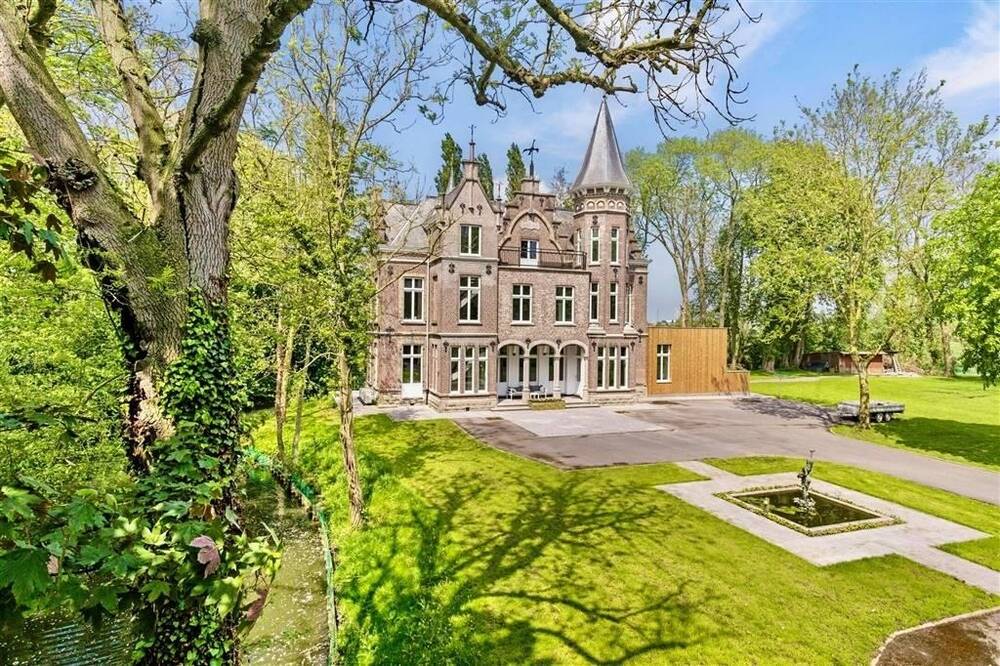 Château à vendre à Ypres 8900 1795000.00€ 6 chambres 600.00m² - annonce 144980