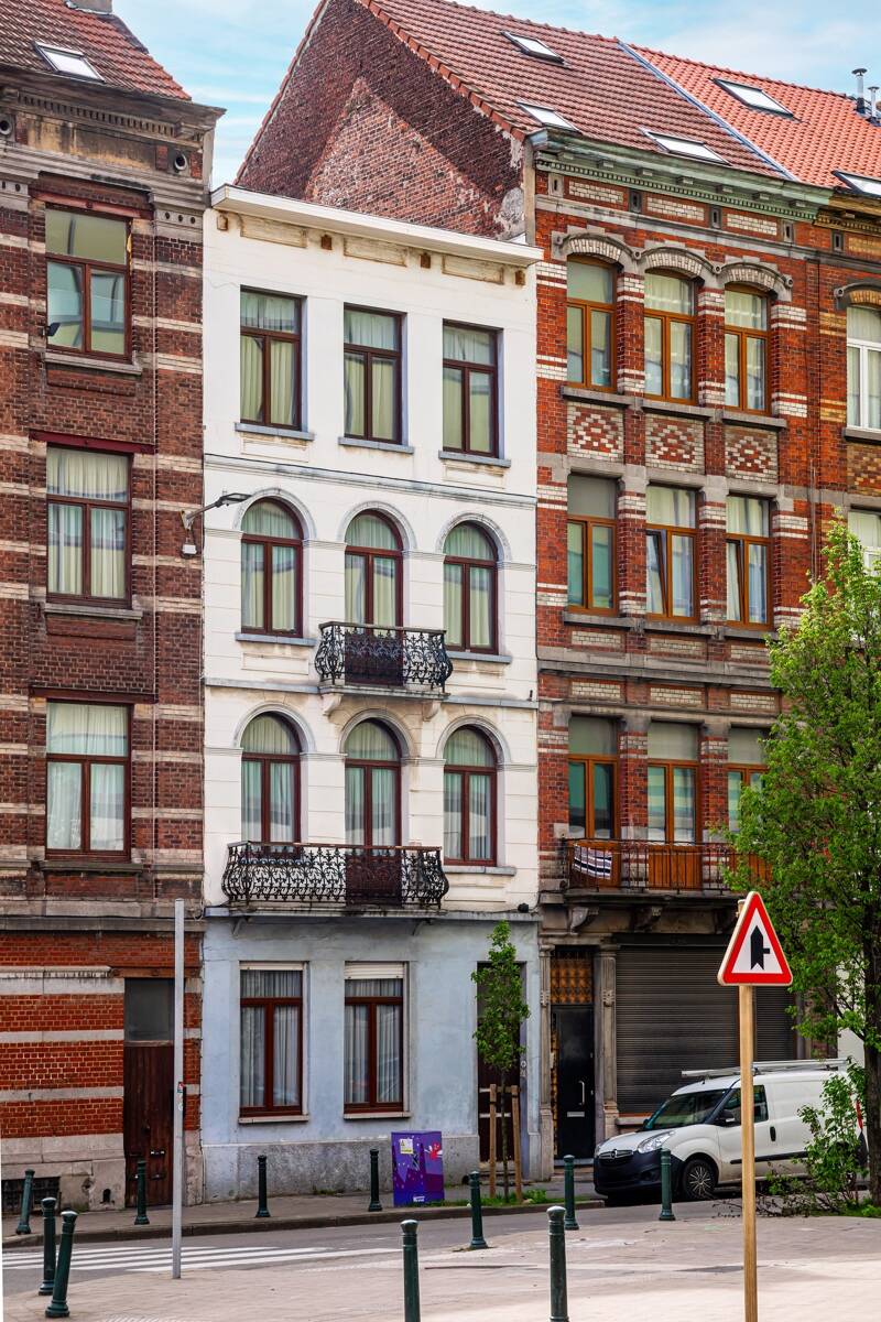 Huis te  koop in Sint-Jans-Molenbeek 1080 525000.00€ 4 slaapkamers 260.00m² - Zoekertje 153610