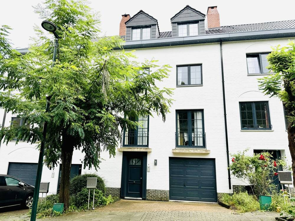 Huis te  huur in Ukkel 1180 2950.00€ 5 slaapkamers 260.00m² - Zoekertje 153480