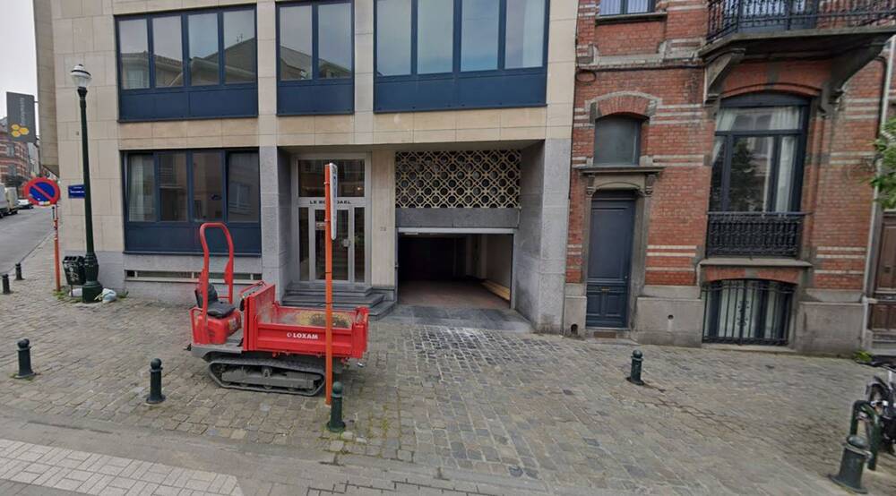Parking à  à Ixelles 1050 150.00€  chambres m² - annonce 158262