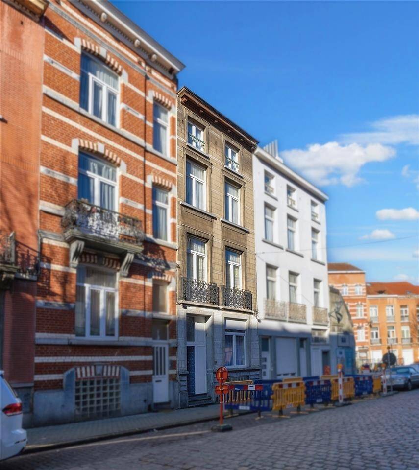 Huis te  koop in Sint-Jans-Molenbeek 1080 359000.00€ 5 slaapkamers 182.00m² - Zoekertje 158293