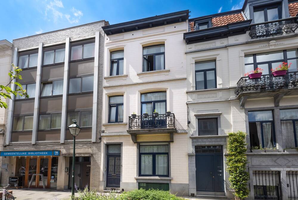 Huis te  koop in Sint-Gillis 1060 549000.00€ 4 slaapkamers 245.00m² - Zoekertje 161294