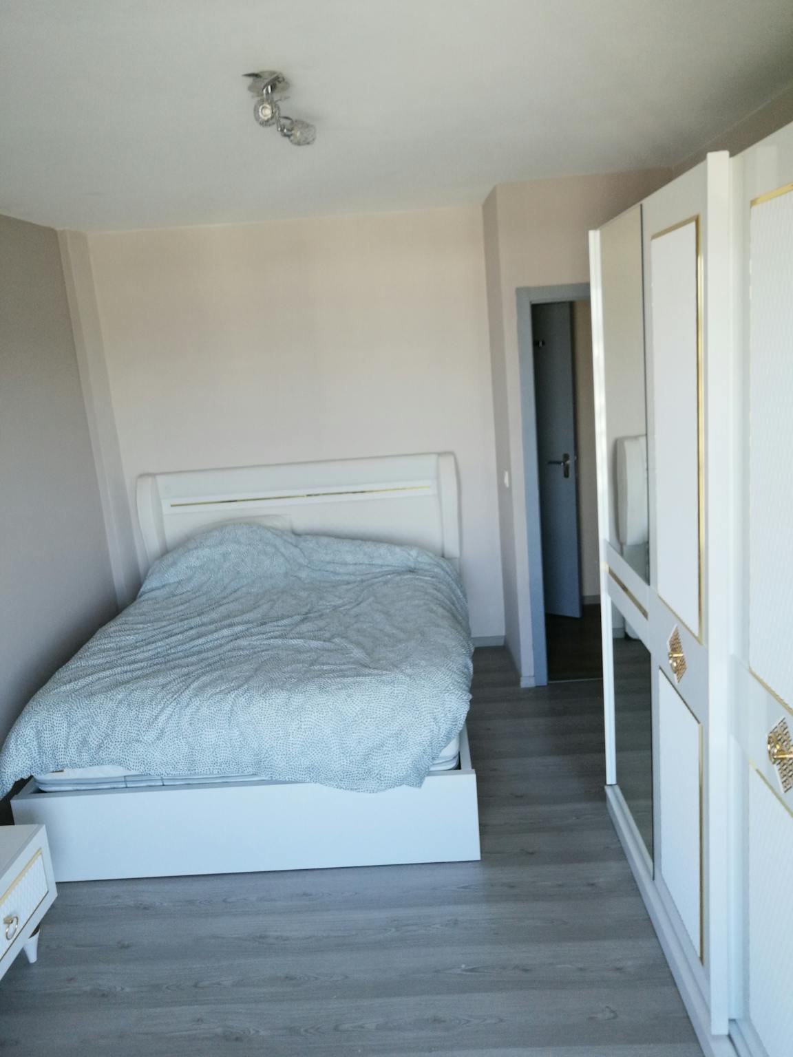 Appartement te  huur in Anderlecht 1070 1400.00€ 2 slaapkamers 73.00m² - Zoekertje 164901
