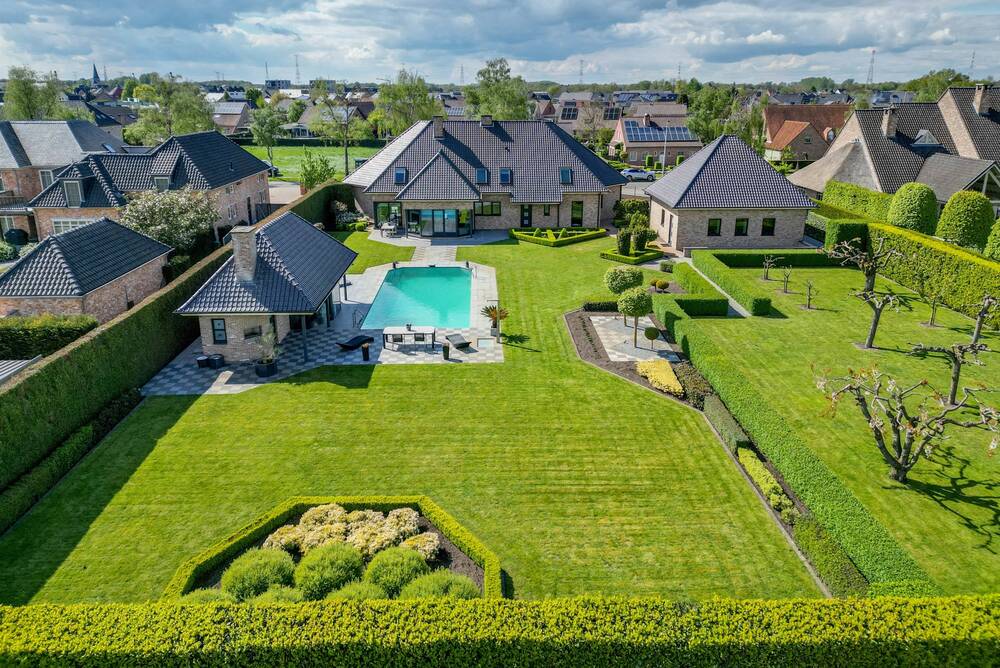 Villa te  koop in Bree 3960 0.00€ 4 slaapkamers 446.00m² - Zoekertje 169086