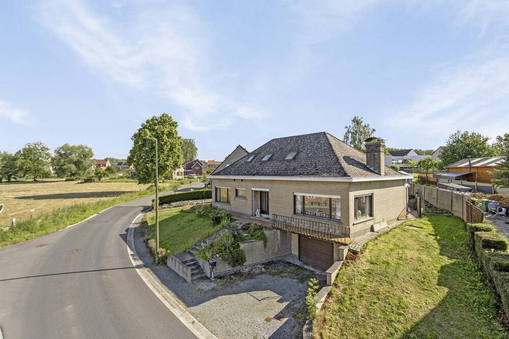 Villa te  koop in Galmaarden 1570 390000.00€ 4 slaapkamers 200.00m² - Zoekertje 169379