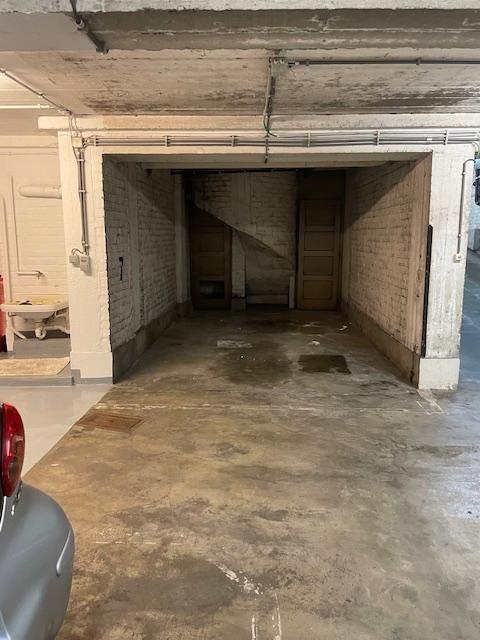 Parking & garage te  huur in Ukkel 1180 120.00€  slaapkamers 15.00m² - Zoekertje 187194