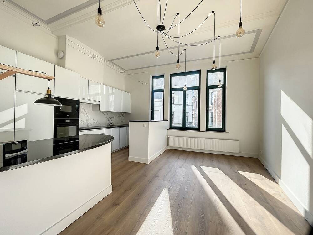 Triplex à louer à Bruxelles 1000 2500.00€ 2 chambres 155.00m² - annonce 190896