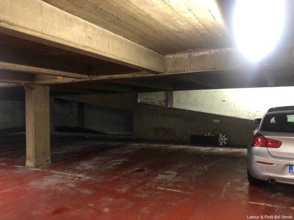 Parking / garage à vendre à Bruxelles 1000 17500.00€  chambres 12.00m² - annonce 202894