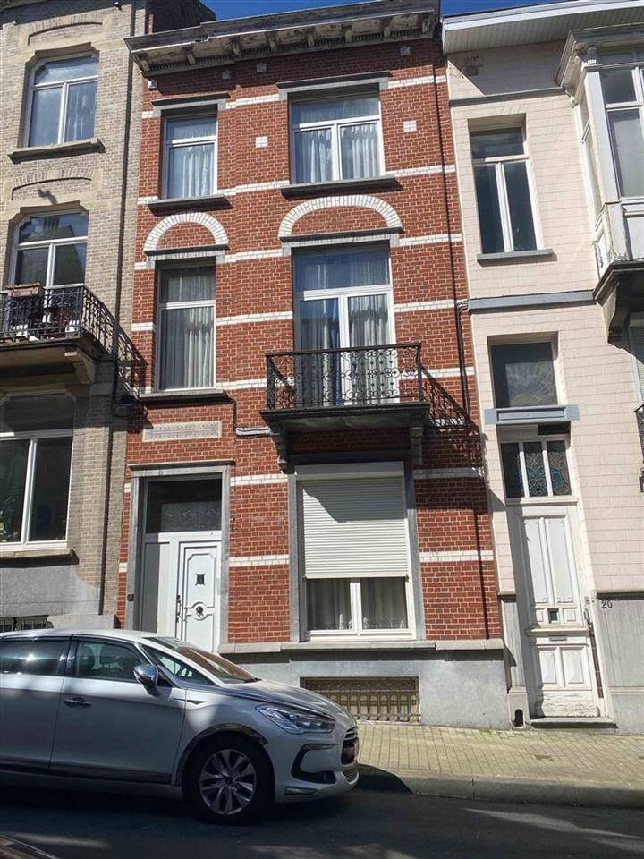 Villa te  in Sint-Gillis 1060 525000.00€ 4 slaapkamers m² - Zoekertje 209542