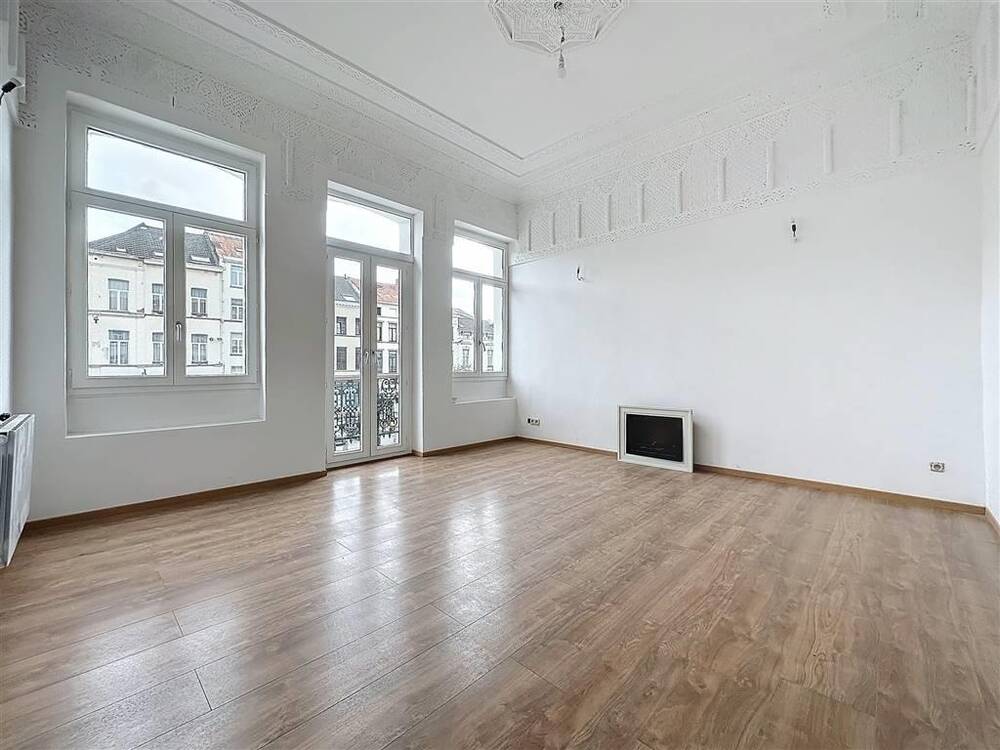 Studio te  in Sint-Jans-Molenbeek 1080 165000.00€  slaapkamers 35.00m² - Zoekertje 212862