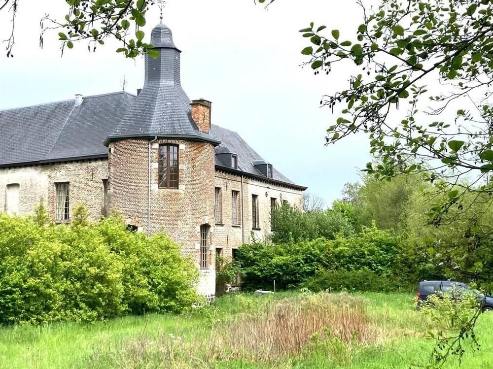 Kasteel te  koop in Epinois 7134 460000.00€ 6 slaapkamers 378.00m² - Zoekertje 216462