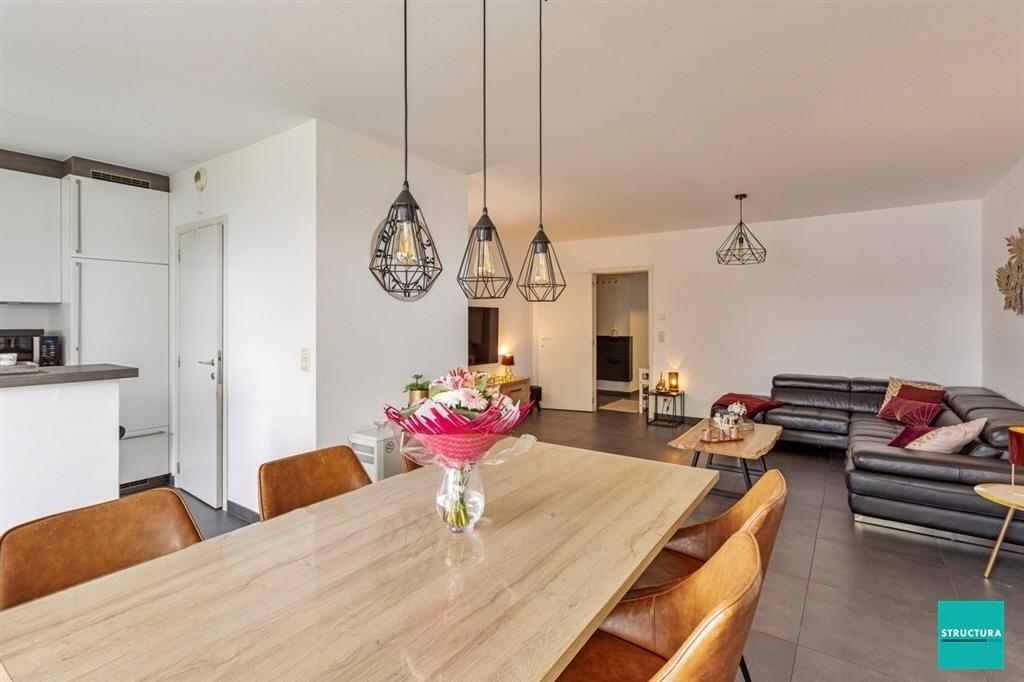 Appartement te  koop in Neder-Over-Heembeek 1120 299000.00€ 2 slaapkamers 90.00m² - Zoekertje 221932