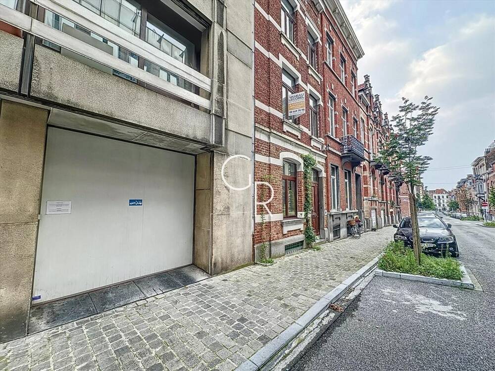 Parking & garage te  koop in Brussel 1000 25000.00€ 0 slaapkamers 15.00m² - Zoekertje 234964