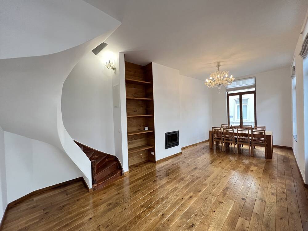 Triplex à louer à Bruxelles 1000 2100.00€ 3 chambres 125.00m² - annonce 244528