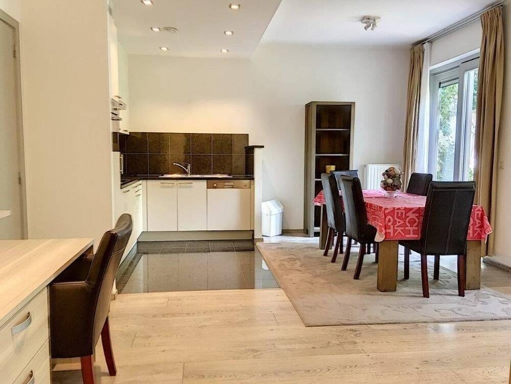 Appartement à  à Etterbeek 1040 1900.00€ 3 chambres m² - annonce 303636