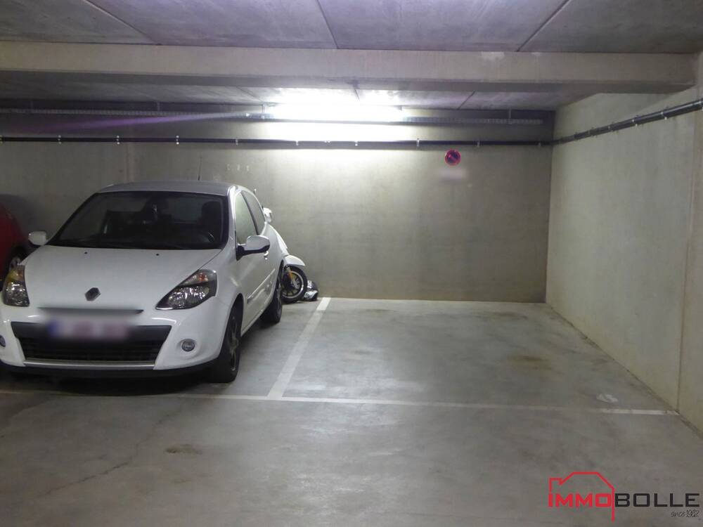 Parking te  in Oudergem 1160 25000.00€  slaapkamers m² - Zoekertje 249152