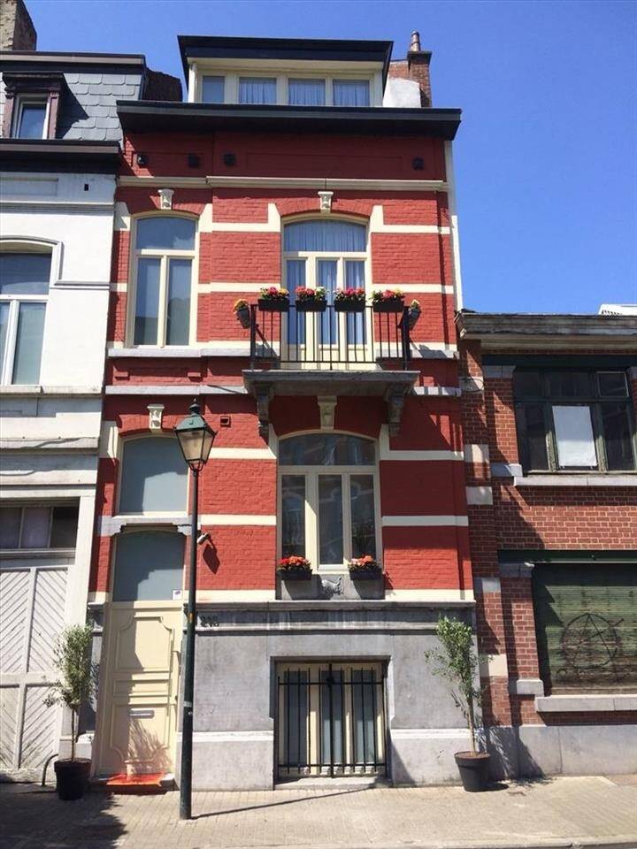 Huis te  koop in Sint-Gillis 1060 795000.00€ 6 slaapkamers 330.00m² - Zoekertje 267041