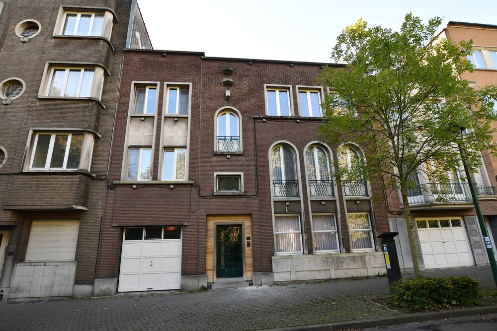 Huis te  koop in Sint-Jans-Molenbeek 1080 1050000.00€ 6 slaapkamers 658.00m² - Zoekertje 268028