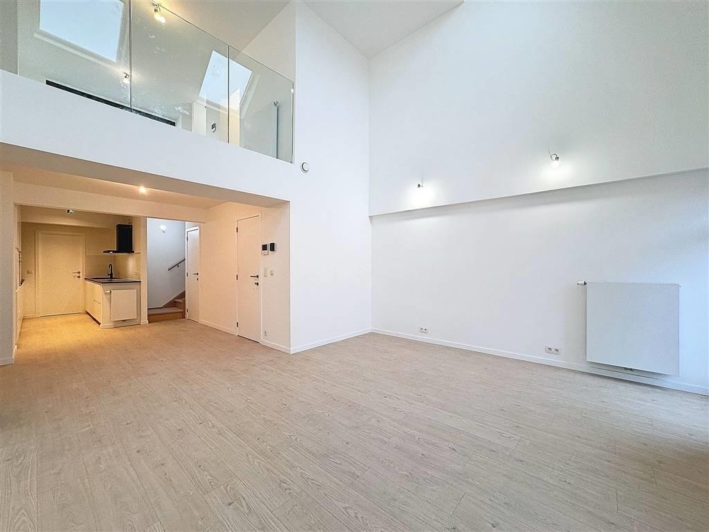 Triplex te  huur in Sint-Lambrechts-Woluwe 1200 2850.00€ 3 slaapkamers 125.00m² - Zoekertje 272994