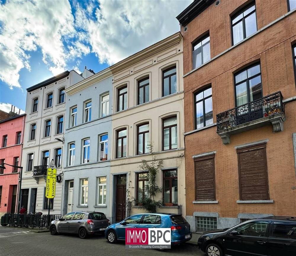 Appartementsgebouw te  in Brussel 1000 699000.00€ 4 slaapkamers 250.00m² - Zoekertje 283349