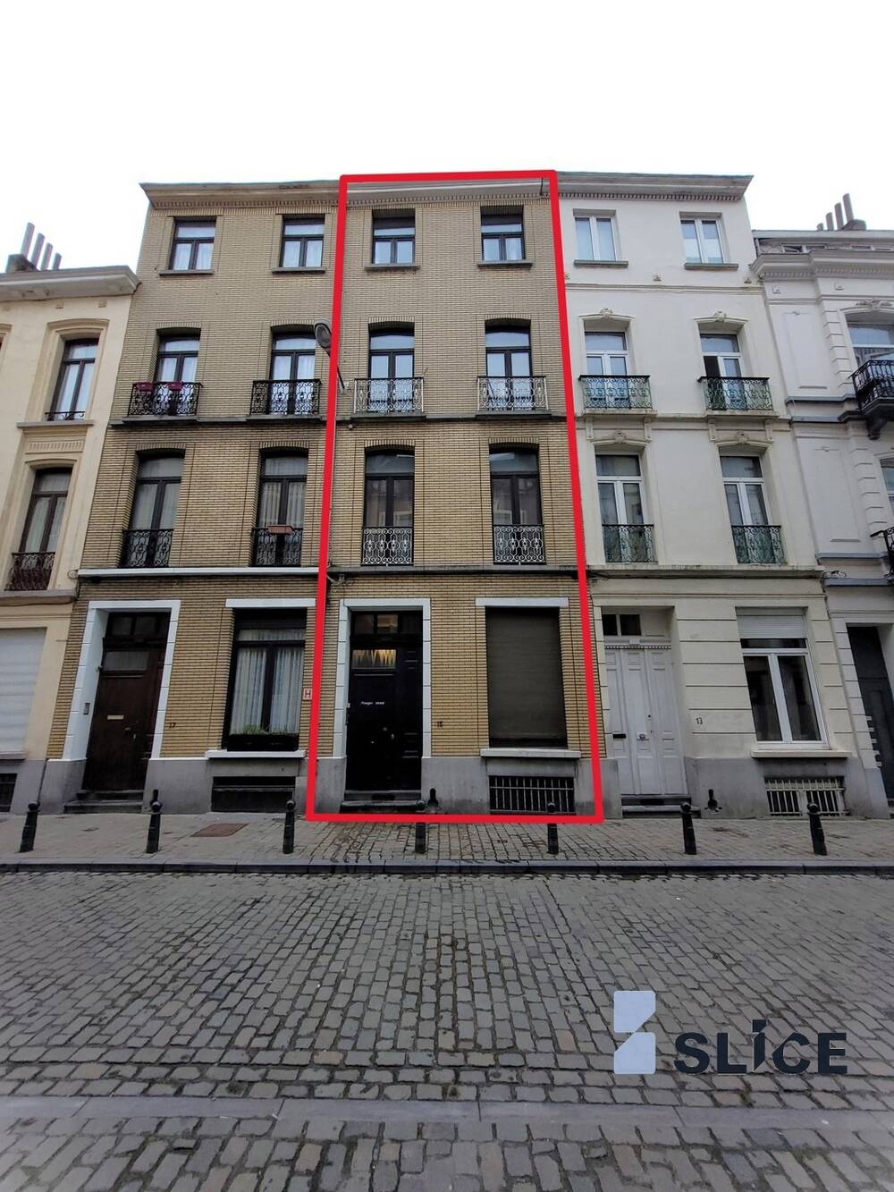 Mixgebouw te  koop in Brussel 1000 550000.00€ 9 slaapkamers 187.00m² - Zoekertje 287657