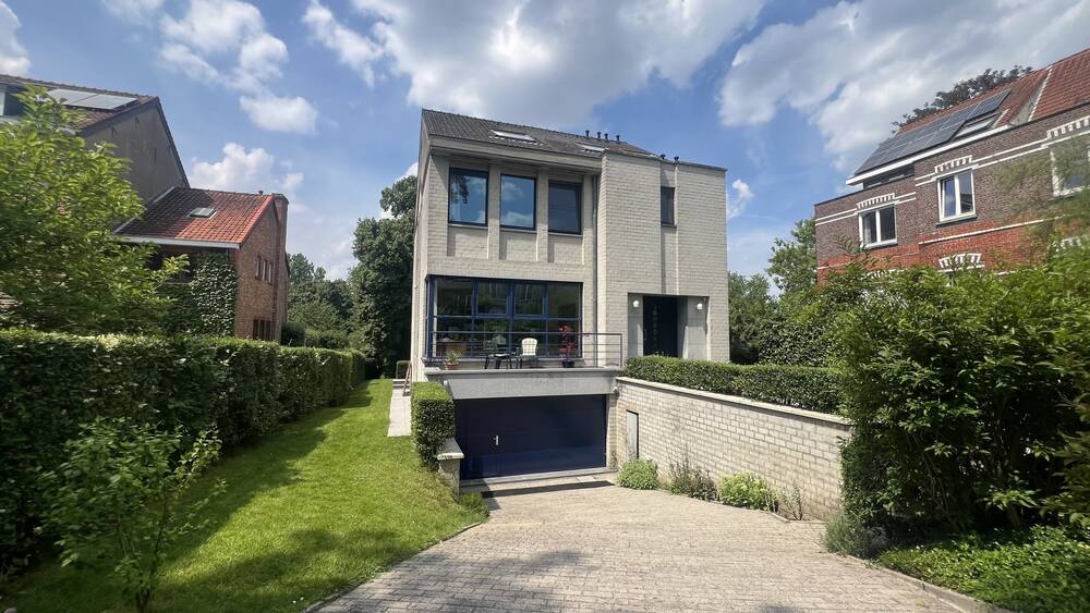 Villa te  koop in Sint-Lambrechts-Woluwe 1200 1350000.00€ 6 slaapkamers 410.00m² - Zoekertje 290189