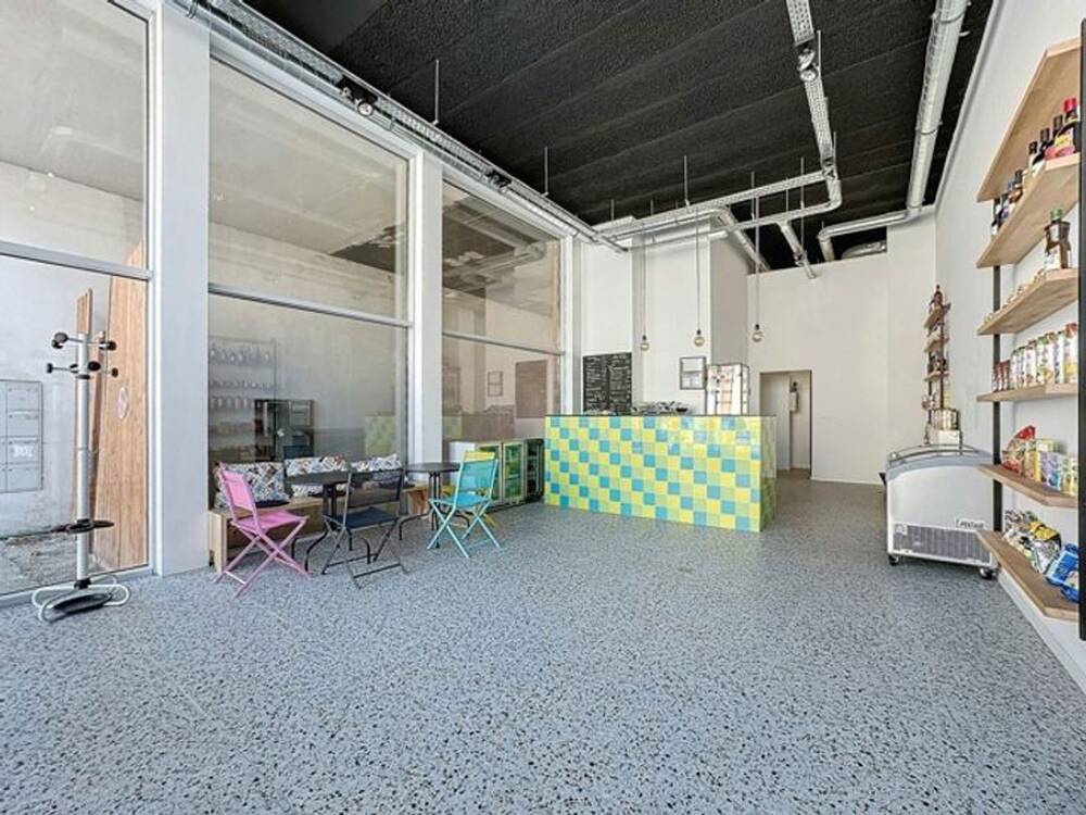 Handelszaak te  huur in Vorst 1190 2000.00€  slaapkamers 112.00m² - Zoekertje 291554