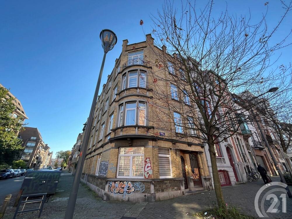 Mixgebouw te  koop in Schaarbeek 1030 750000.00€ 6 slaapkamers 296.00m² - Zoekertje 290960