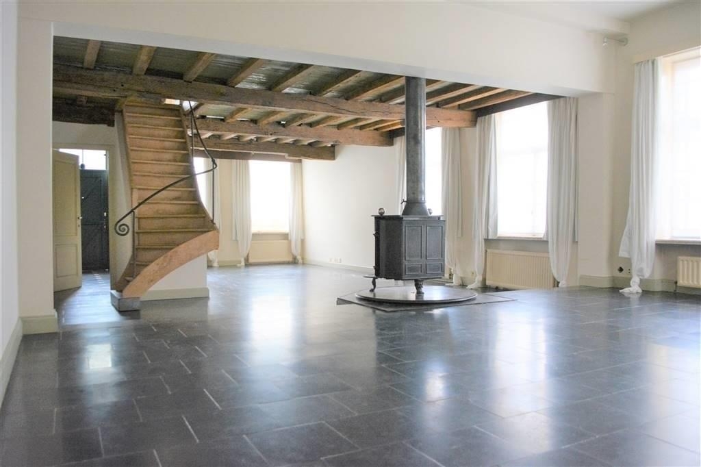 Maison de maître à louer à Bruges 8000 1500.00€ 4 chambres m² - annonce 294240