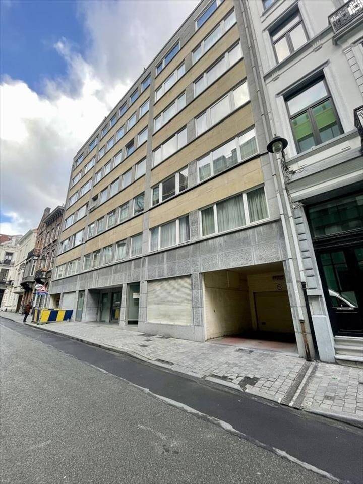 Parking & garage te  koop in Brussel 1000 215000.00€  slaapkamers m² - Zoekertje 295179