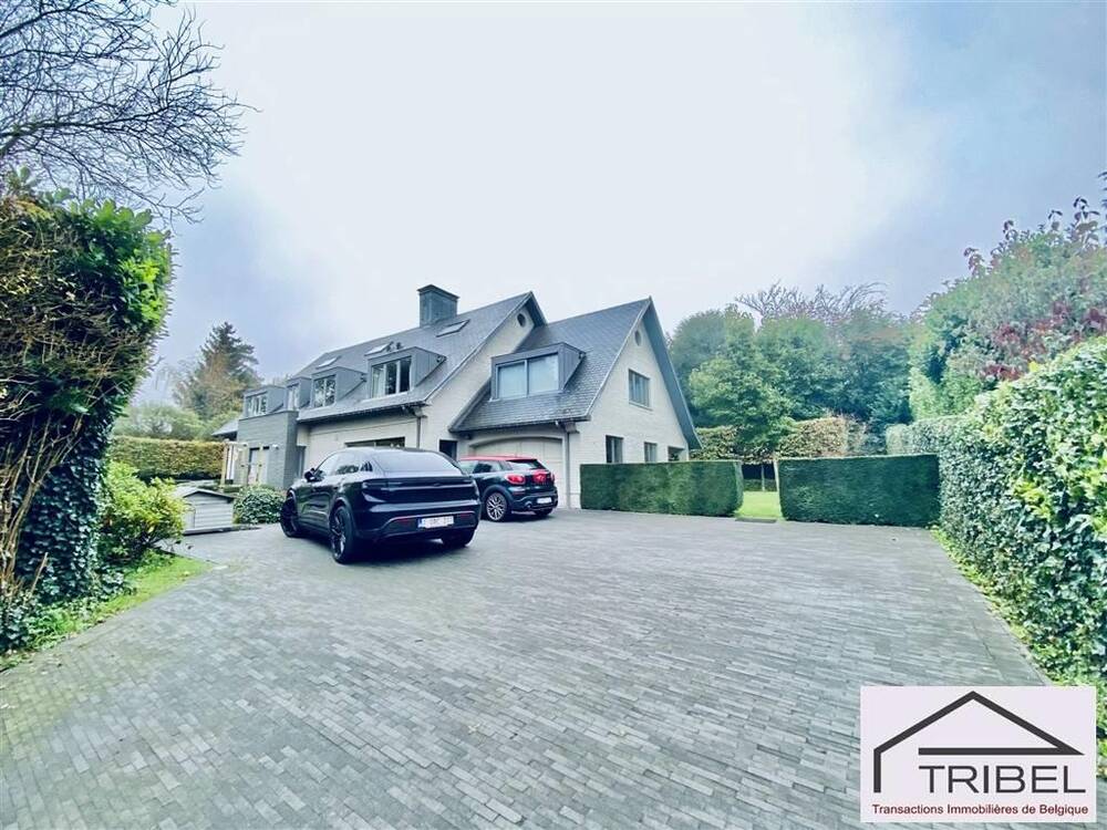 Villa te  koop in Ukkel 1180 1795000.00€ 6 slaapkamers m² - Zoekertje 298086