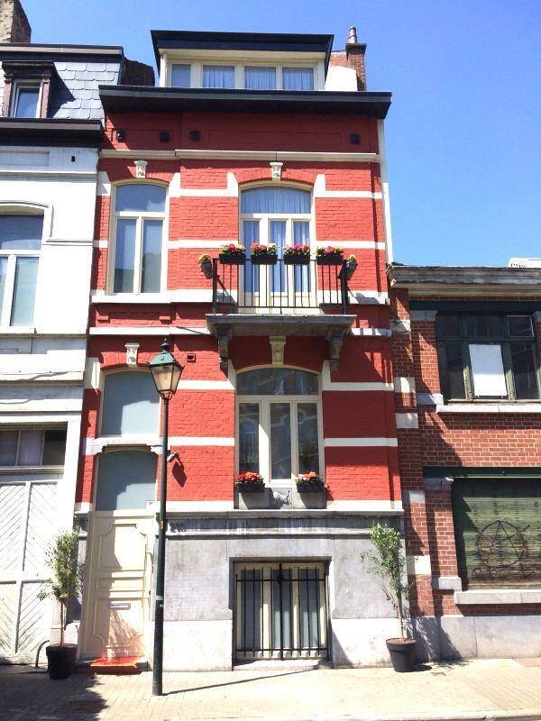 Huis te  koop in Sint-Gillis 1060 775000.00€ 6 slaapkamers 300.00m² - Zoekertje 298390